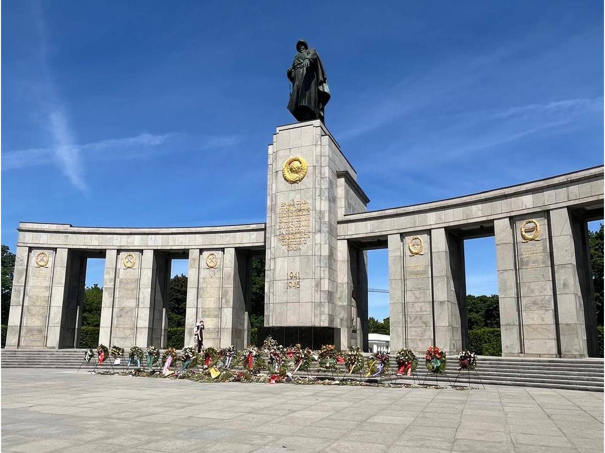 Memorial-sovietico-horizontal